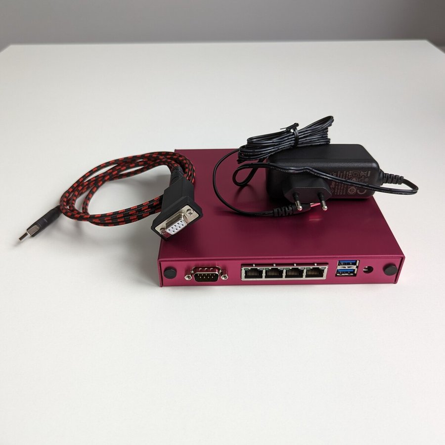 APU4D4: 4x Gigabit LAN, Quad Core CPU, 16GB SSD, 4GB RAM