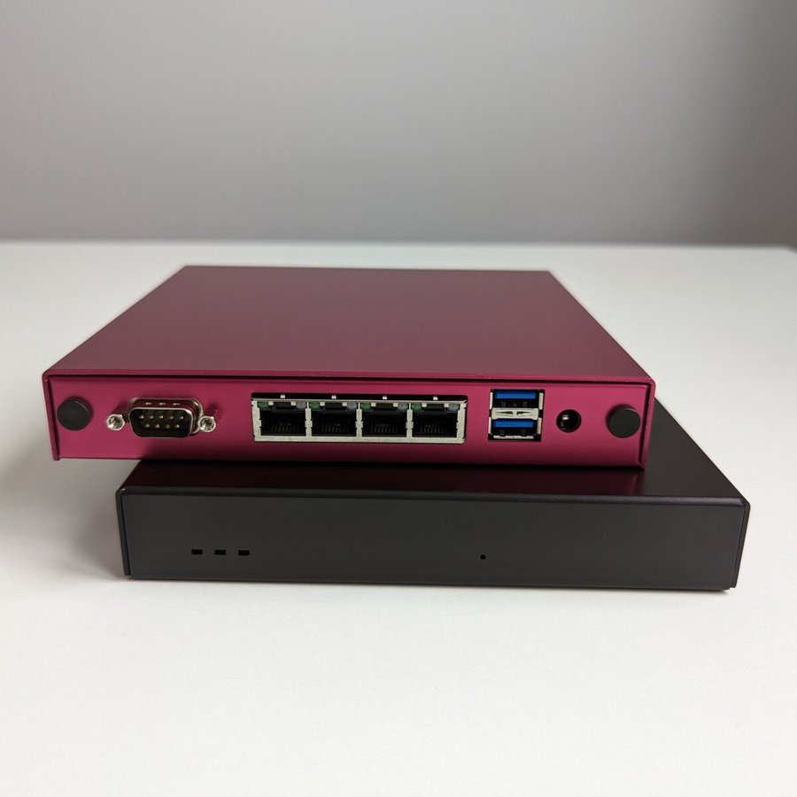 ルーター・ネットワーク機器 (SALE)PCEngines apu4d4 apu2 APU4D4: 4x Gigabit LAN, Quad Core CPU, 16GB SSD, 4GB RAM